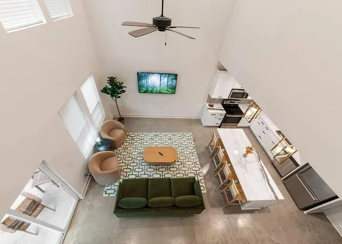 Lagniappe House Cajun Country Gem King Bed Lafayette